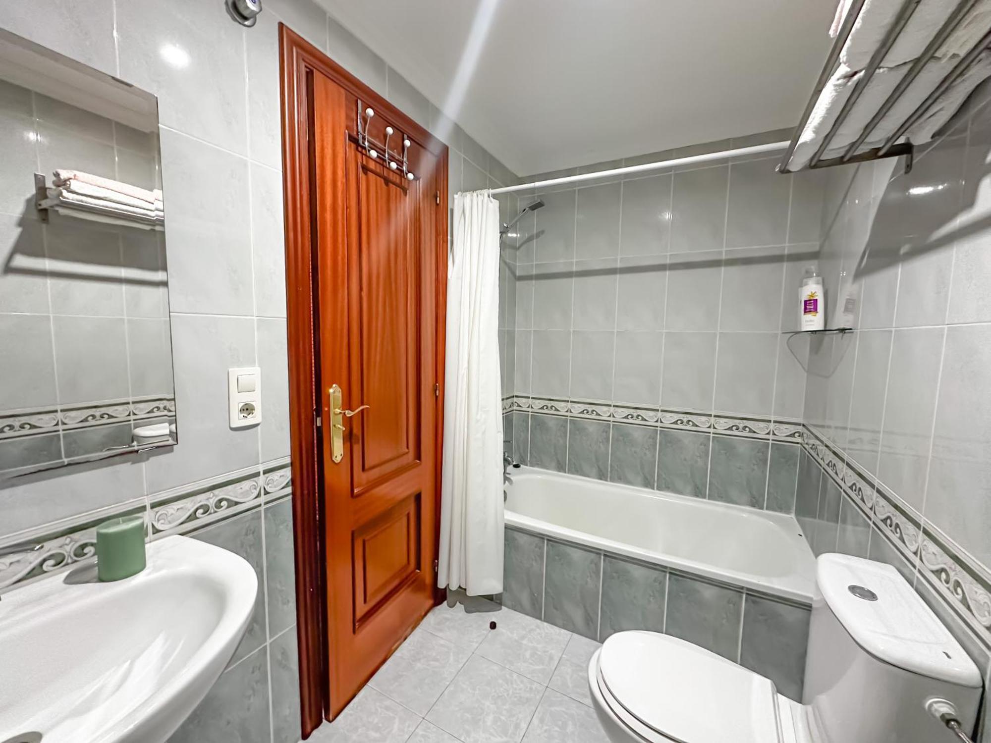 Apartamento Completo, Amplio, Muy Iluminado Y Con Plaza De Garaje Incluida. O Grove Bagian luar foto