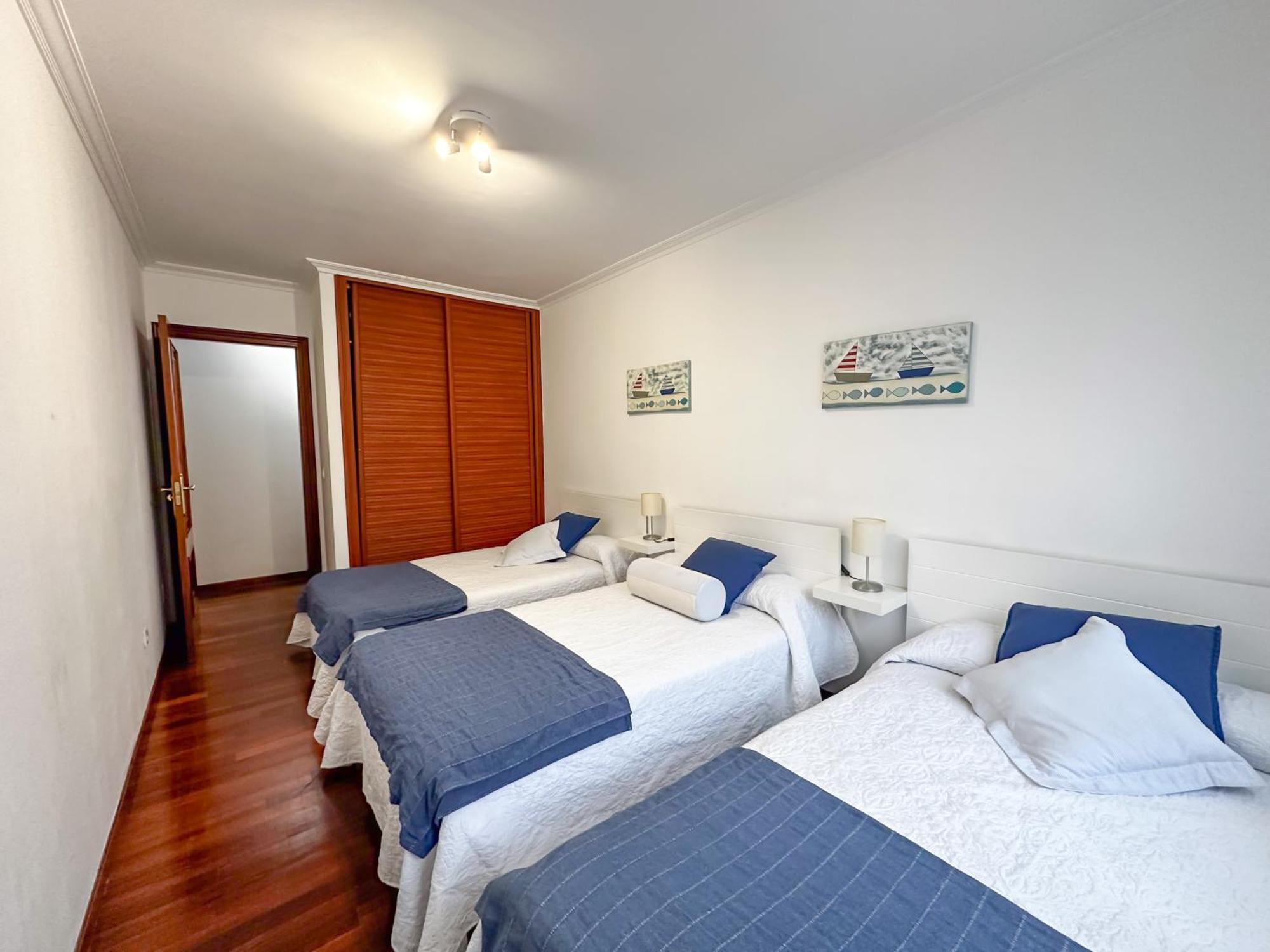 Apartamento Completo, Amplio, Muy Iluminado Y Con Plaza De Garaje Incluida. O Grove Bagian luar foto